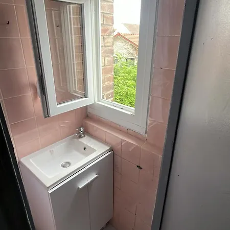A Colombes Apartment *